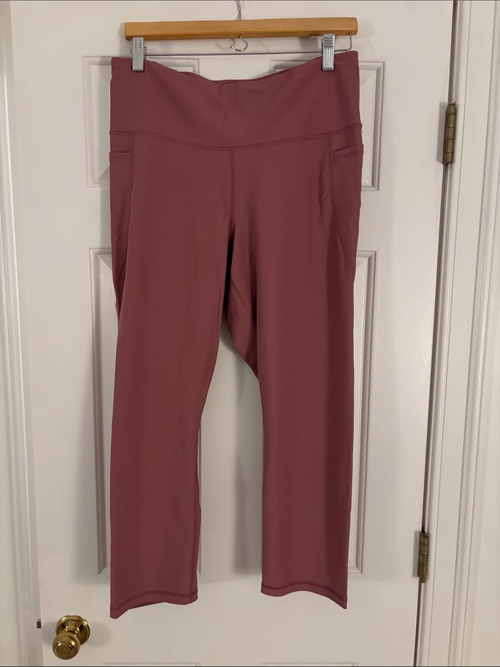Old Navy Dusty Rose High-Rise Capri Leggings
